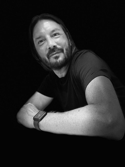 Keanu Reeves Lookalike