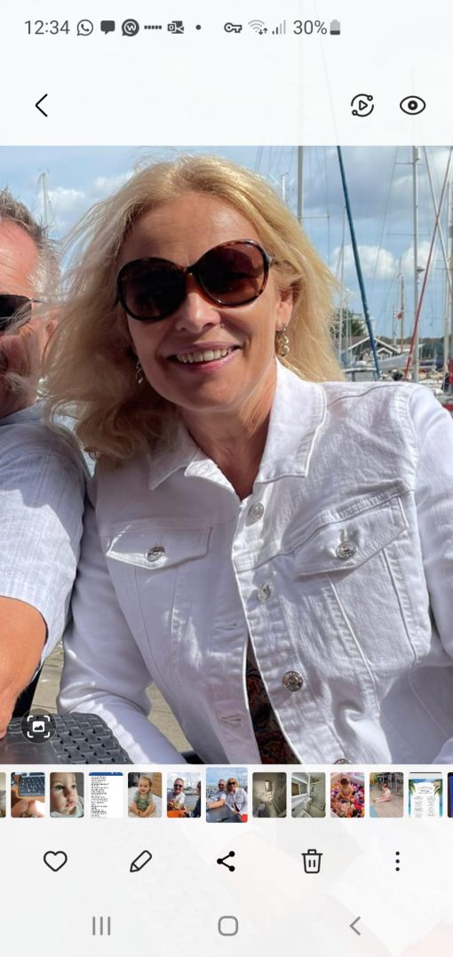 Pamela Anderson Lookalike