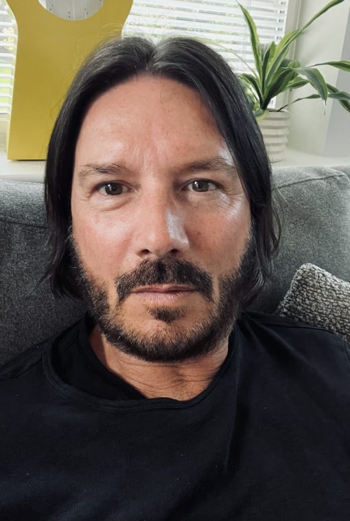 Keanu Reeves Lookalike