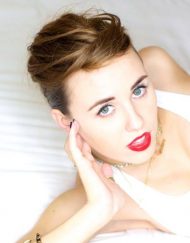 Miley Cyrus Lookalike