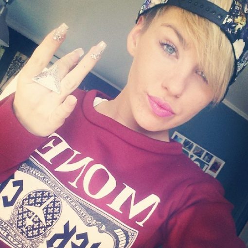 Miley Cyrus Lookalike