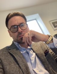 Robert Downey Jnr Lookalike